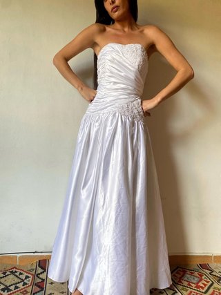 Vestido de novia vintage 90s encaje y pedrería.