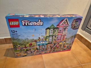 LEGO Friends 42670 Appartamenti e Negozi