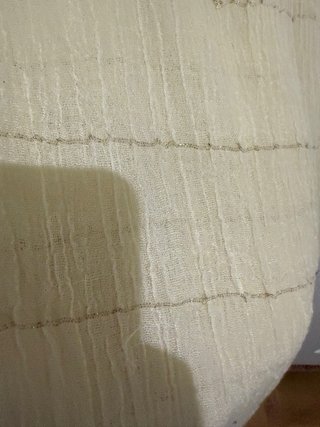 Pañuelo Parfois blanco roto con hilos dorados