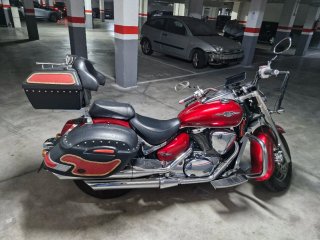 Suzuki Intruder C800 Cruiser Roja