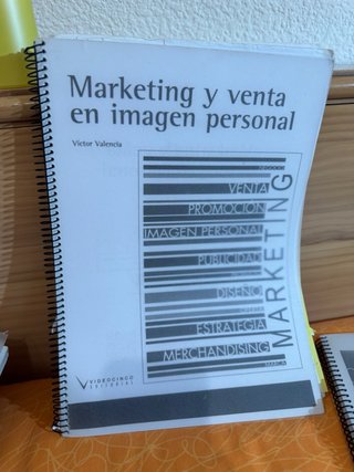 Libros grado medio de peluquería.