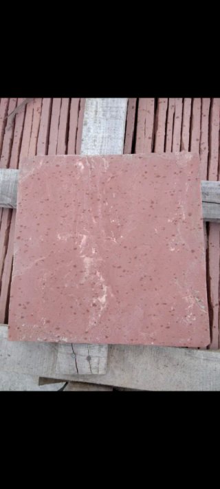 Losas de piedra natural rojiza