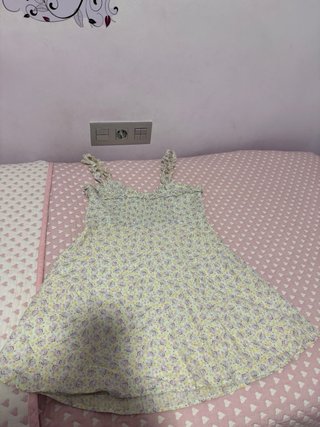 Vestido floral multicolor con tirantes