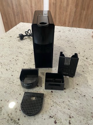 Cafetera Nespresso Negra