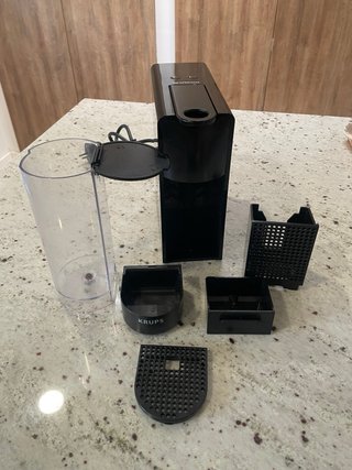 Cafetera Nespresso Negra