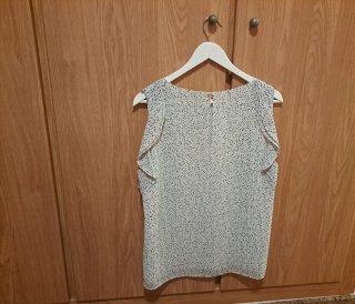 Blusa mujer con estampado de puntos