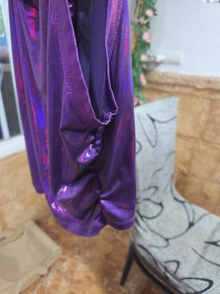 Blusa brillante morada
