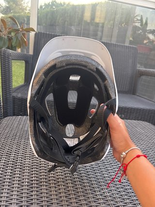 Bicicleta Rockrider Blanca y casco rockrider .