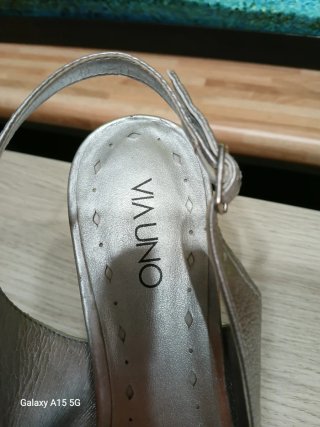 Zapatos de verano Via Uno plateados
