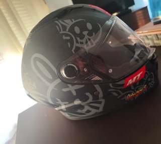 Casco Moto Negro con Dibujos con su funda