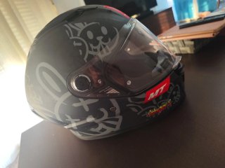 Casco Moto Negro con Dibujos con su funda