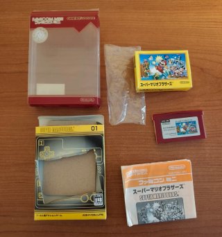 Game Boy Advance negra completa + Famicom Mini