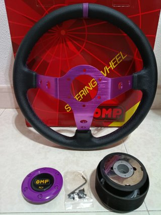 Volante desplazado morado y piña Nissan Patrol