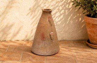 Cántaros antiguos de barro cocido