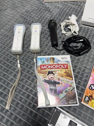 Consola Wii + 3 Juegos + Accesorios