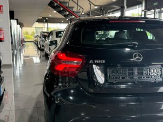Mercedes Clase A A 180 AMG LED-Xenon Navi-Pro 1/2 Sport-Leather-Alcantara Camera Klima PDC AMG Line