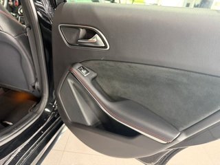 Mercedes Clase A A 180 AMG LED-Xenon Navi-Pro 1/2 Sport-Leather-Alcantara Camera Klima PDC AMG Line