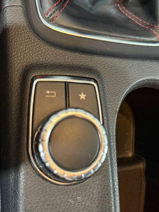 Mercedes Clase A A 180 AMG LED-Xenon Navi-Pro 1/2 Sport-Leather-Alcantara Camera Klima PDC AMG Line