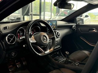 Mercedes Clase A A 180 AMG LED-Xenon Navi-Pro 1/2 Sport-Leather-Alcantara Camera Klima PDC AMG Line