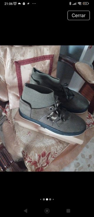 Botines deportivos verde oliva