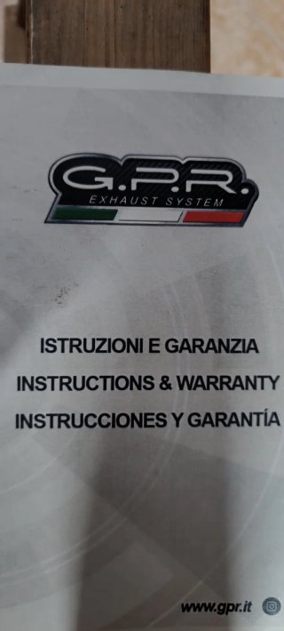 Escape Vespa GPR Negro