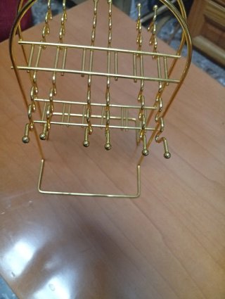 Organizador de colgantes dorado