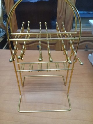 Organizador de colgantes dorado