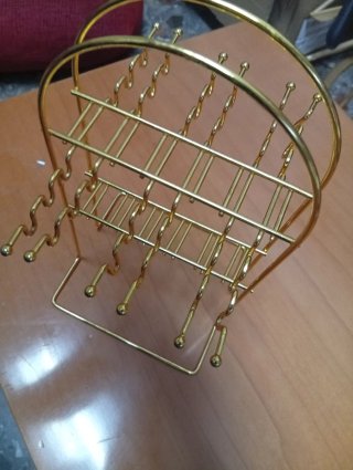 Organizador de colgantes dorado