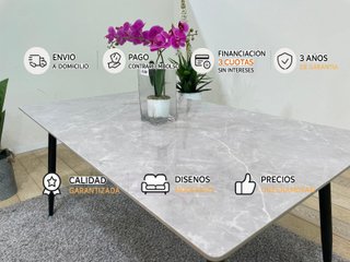 Mesa de Comedor de Cristal Templado con Efecto Mármol y Patas Metálicas