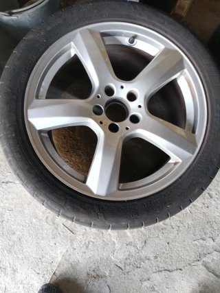 Vendo Llantas 18 Originales Mercedes con Neumátic