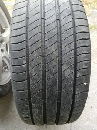 Vendo Llantas 18 Originales Mercedes con Neumátic