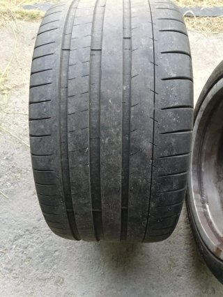 Vendo Llantas 18 Originales Mercedes con Neumátic