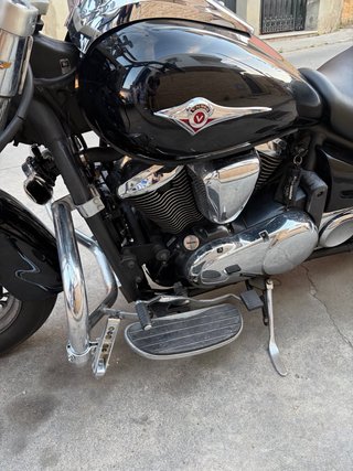 Kawasaki V900 Negra