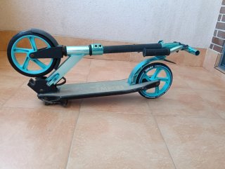 Patinete plegable Empire con caja