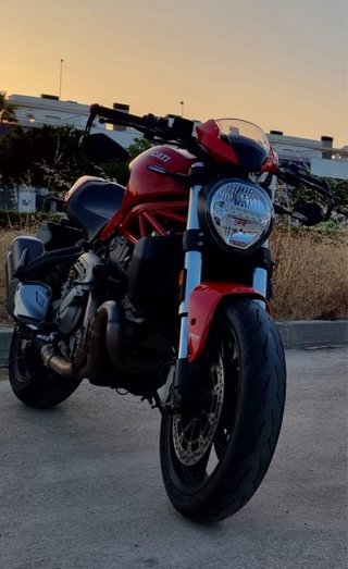Ducati Monster 821 '19 Roja