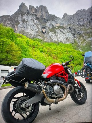 Ducati Monster 821 '19 Roja