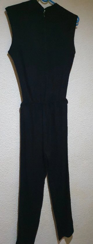 Mono negro elegante