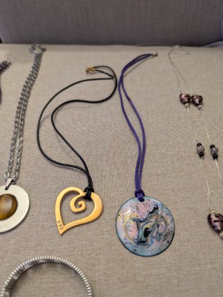 Lote Colgantes y Pulseras