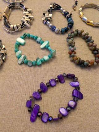 Lote Colgantes y Pulseras