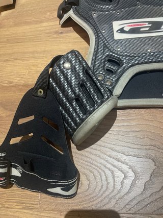 Protector moto enduro negro/gris