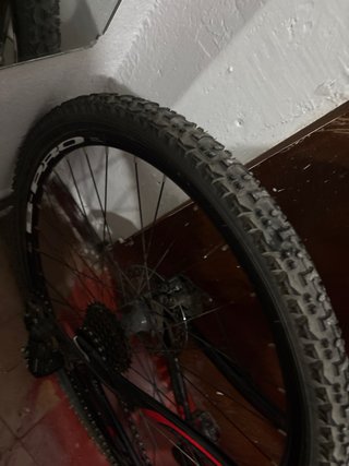 Bicicleta B-Pro Montaña Negra y Roja