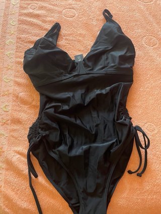 Bañador negro ,34 elige un vestido de regalo