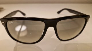 Gafas de sol Ray-Ban 4147 negras