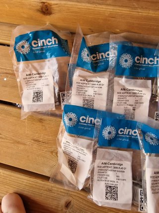 Lote 21 bolsas AIM-Cambridge Cinch