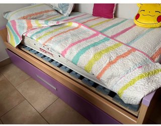 Cama infantil con cajones + mesita + estantería