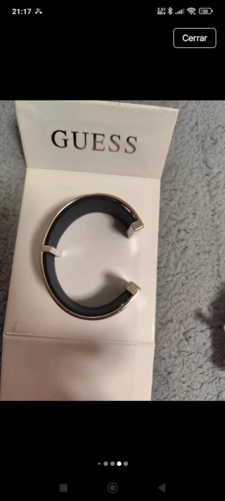 Brazalete Guess Plata y Rojo