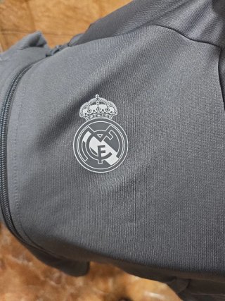 Chándal Real Madrid Adidas Gris talla 11/12 Años