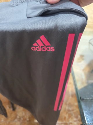 Chándal Real Madrid Adidas Gris talla 11/12 Años