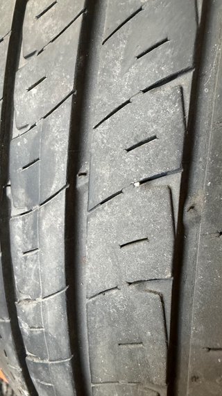 5 Pneus Michelin 235/65R16C