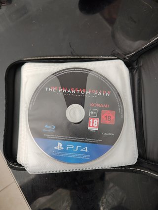 PS4 (Playstation 4) + 2 mandos + 6 juegos